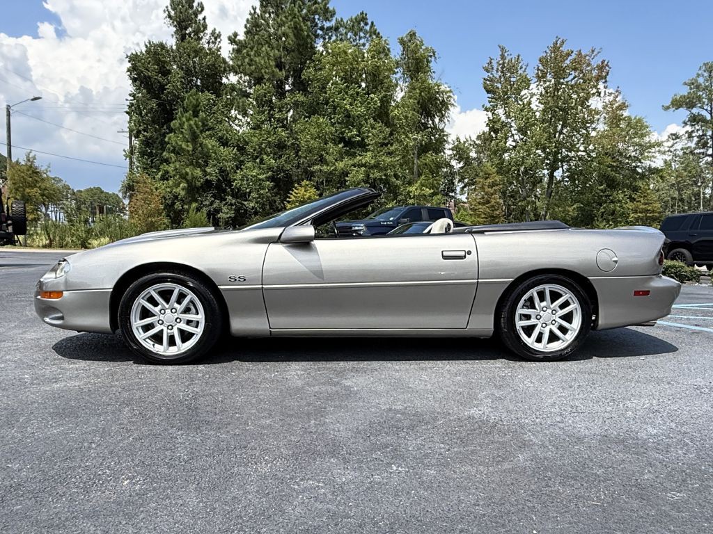 2002 Chevrolet Camaro Image 4