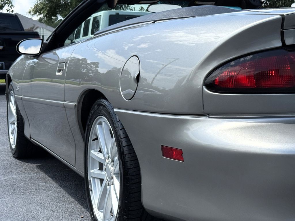 2002 Chevrolet Camaro Image 6