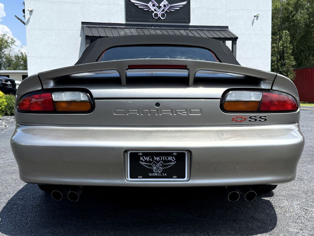 2002 Chevrolet Camaro Image 7