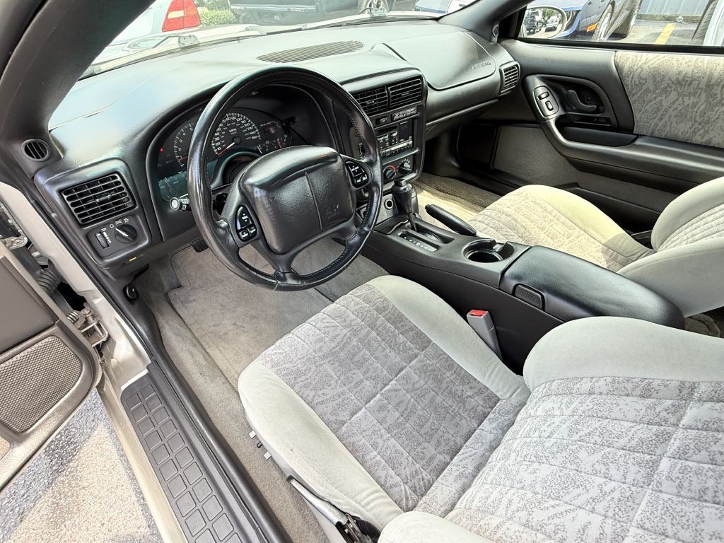 2002 Chevrolet Camaro Image 16