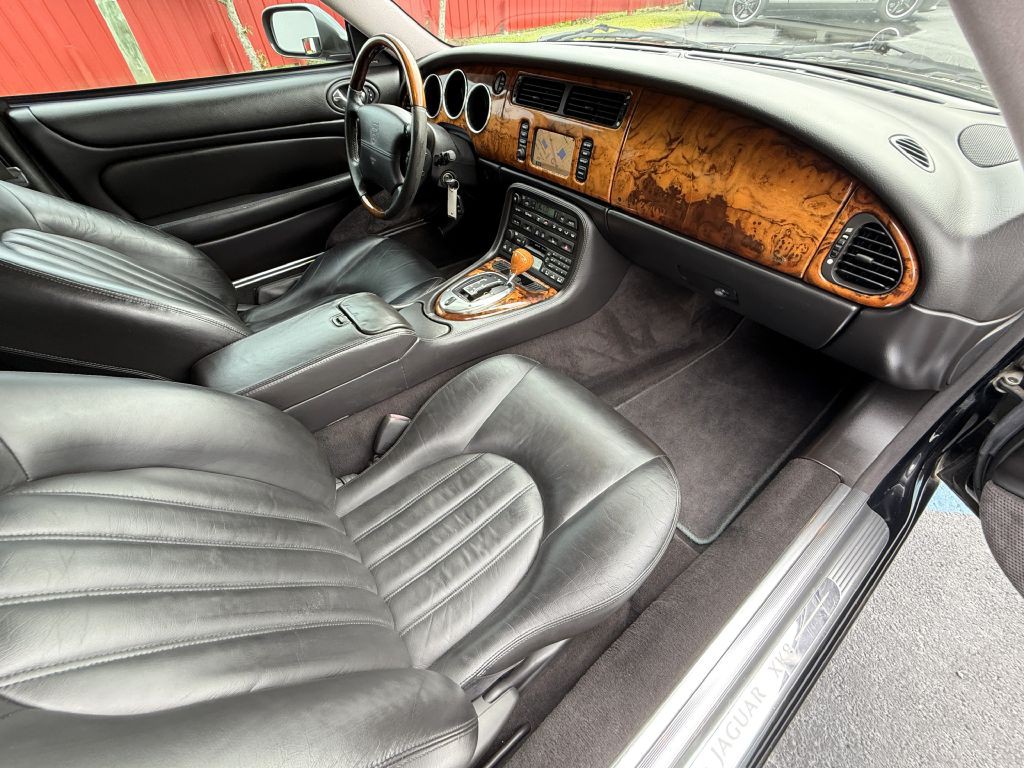 2004 Jaguar XK-Series Image 17