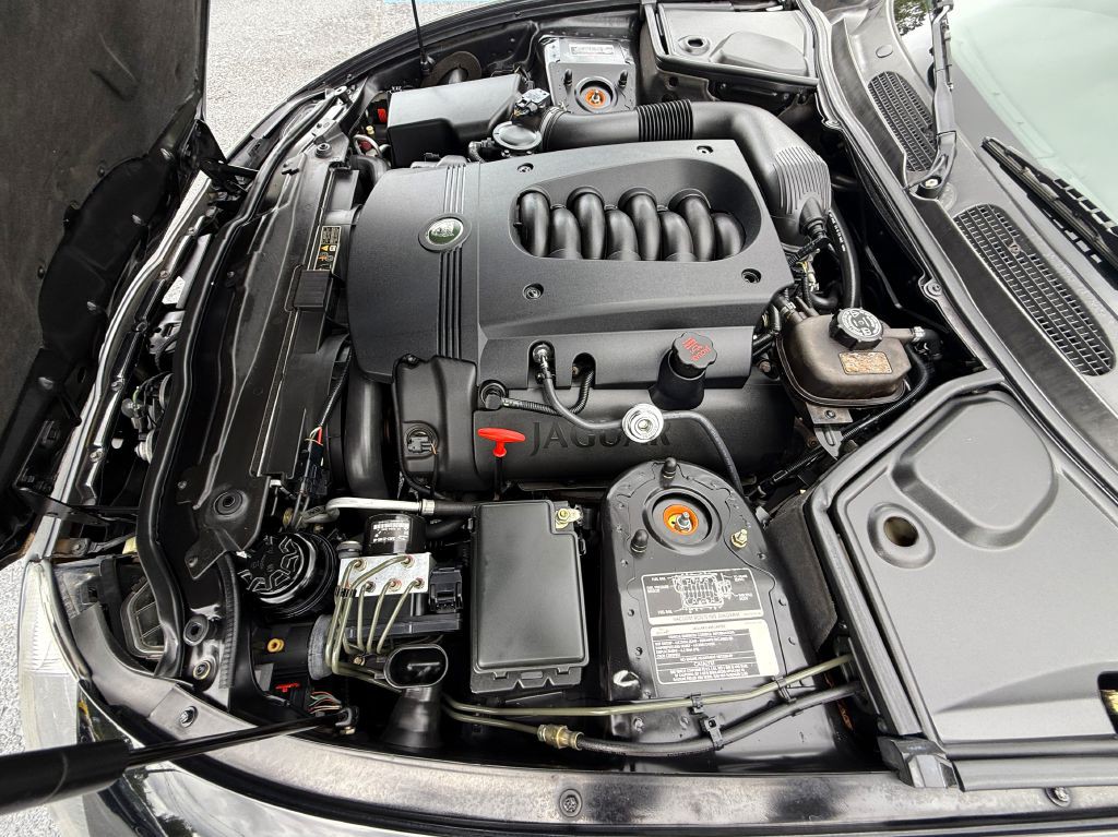 2004 Jaguar XK-Series Image 25