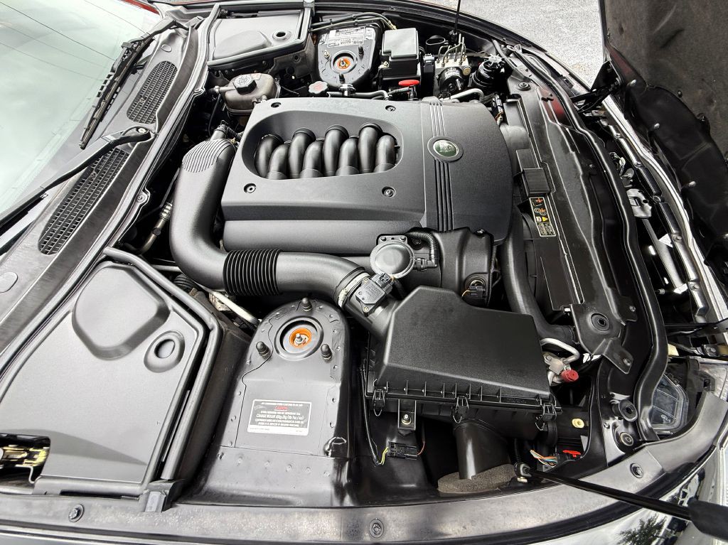 2004 Jaguar XK-Series Image 26