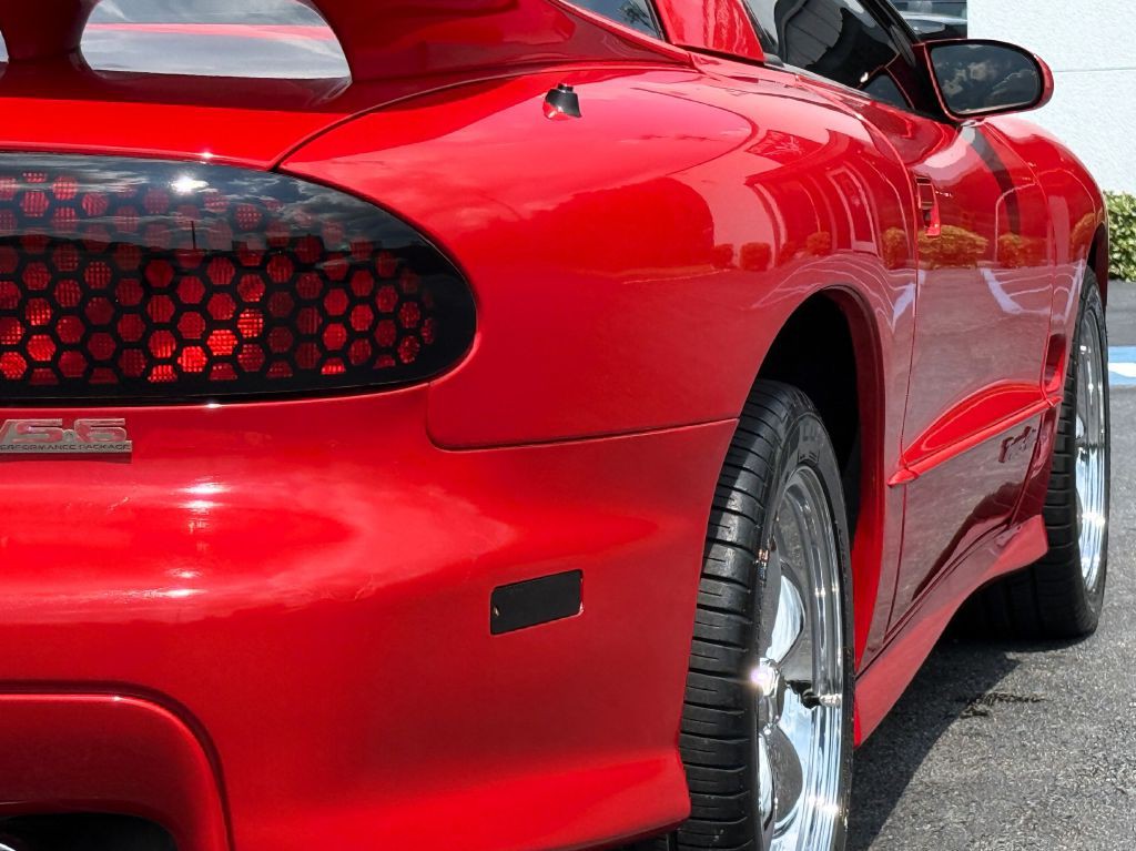 2000 Pontiac Firebird Image 9
