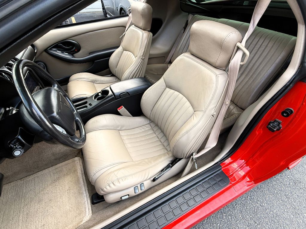 2000 Pontiac Firebird Image 16