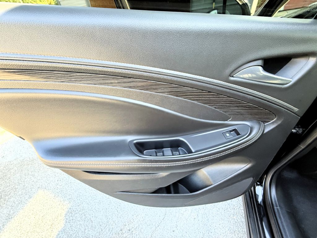 2017 Buick Envision Image 24