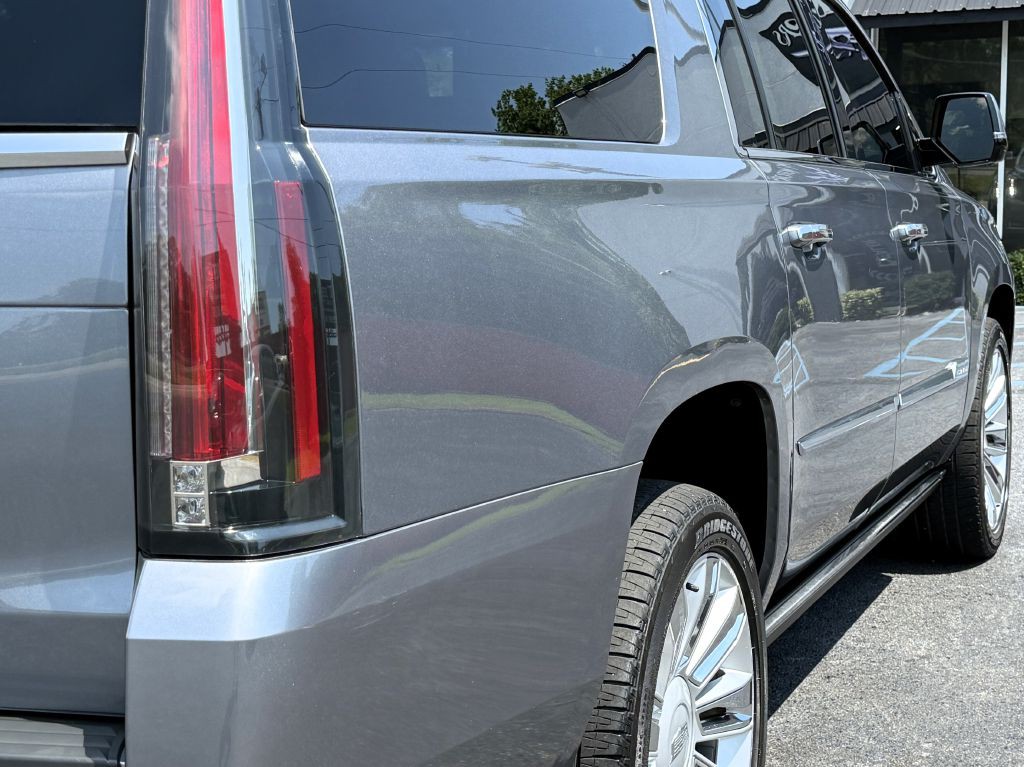 2019 Cadillac Escalade Image 9