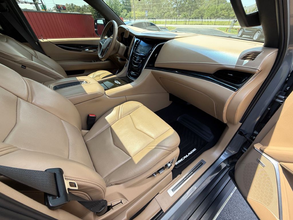 2019 Cadillac Escalade Image 17