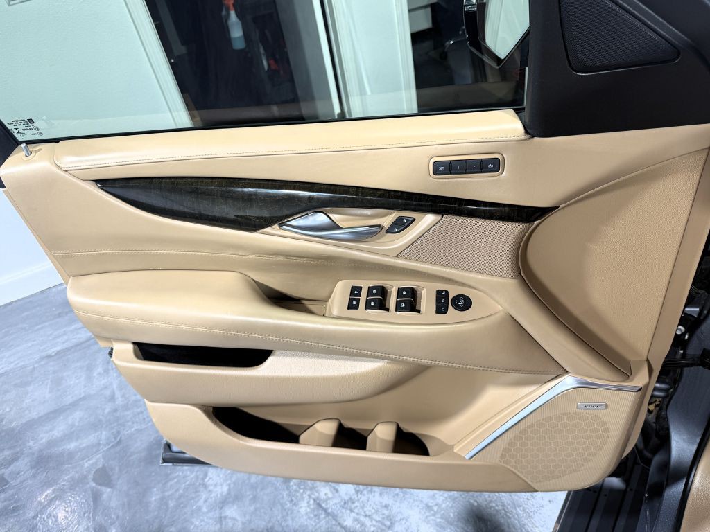 2019 Cadillac Escalade Image 30