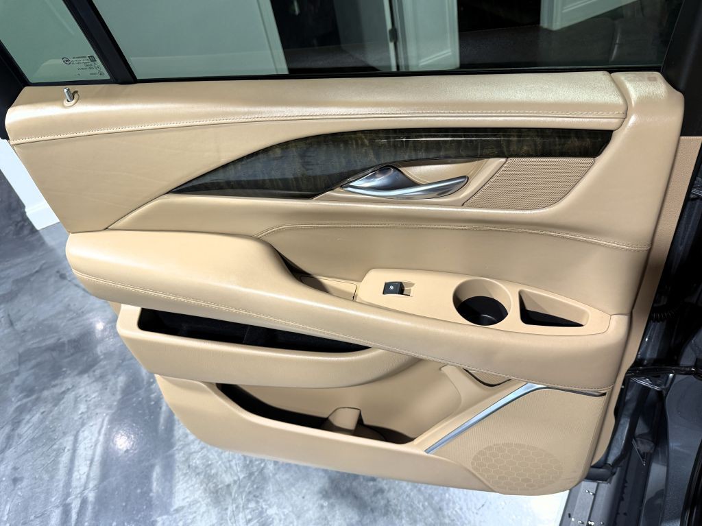 2019 Cadillac Escalade Image 31