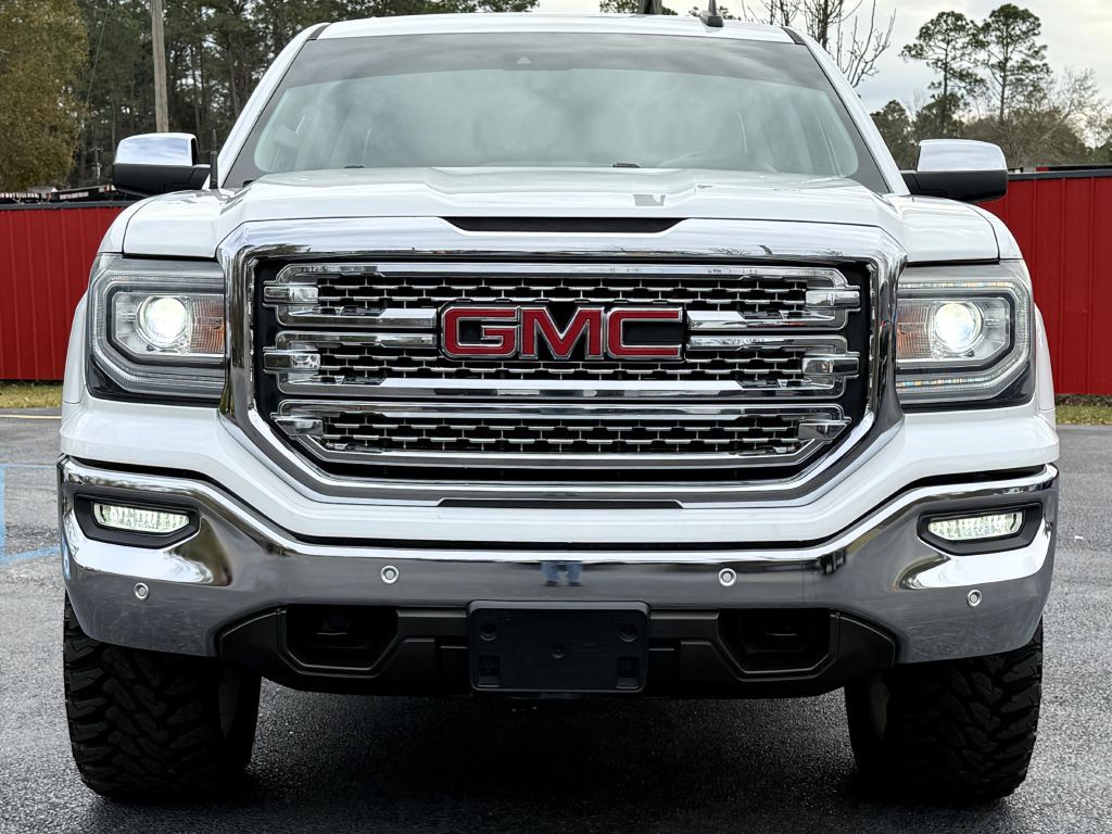 2018 GMC Sierra Image 2