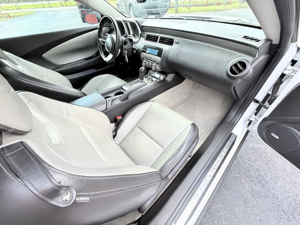 2011 Chevrolet Camaro Image 17