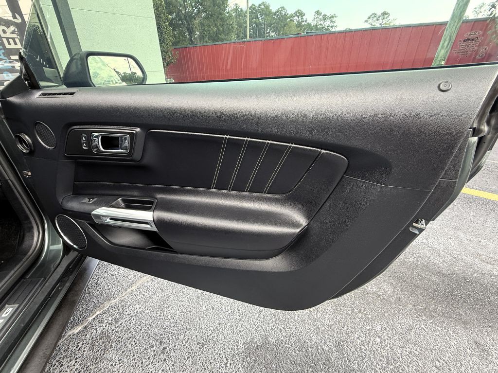2015 Ford Mustang Image 24