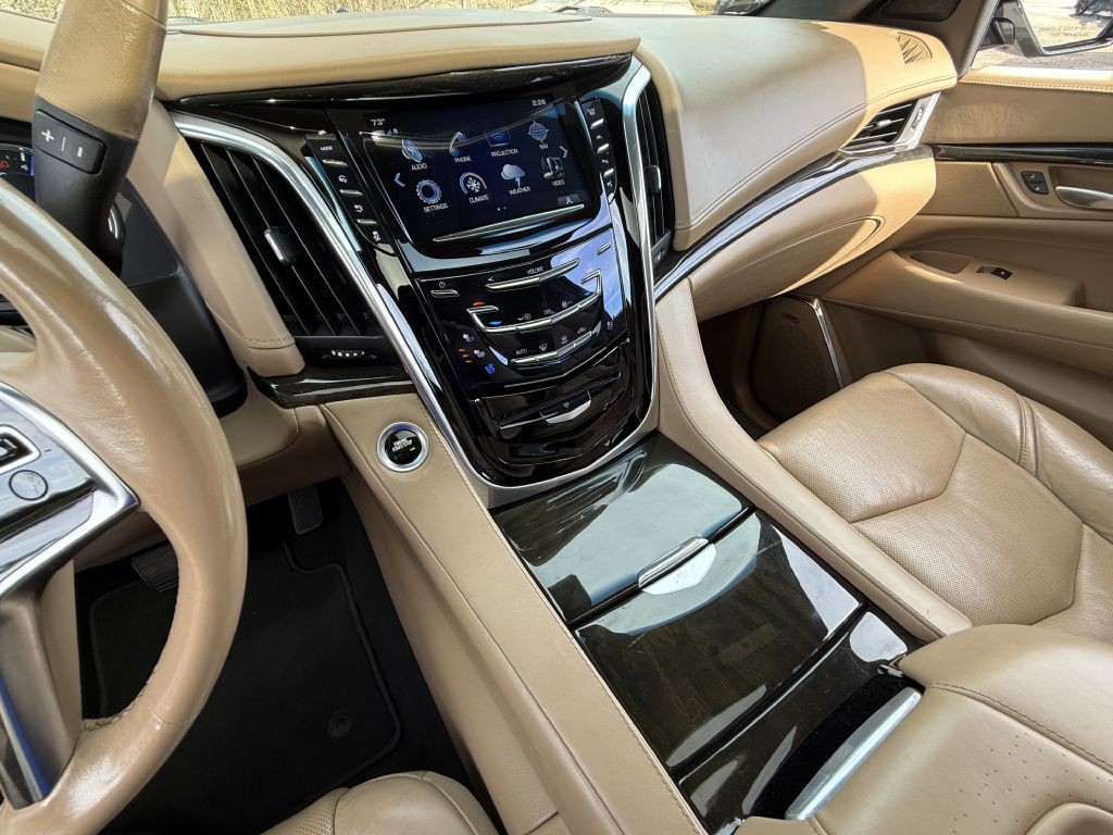 2019 Cadillac Escalade Image 21