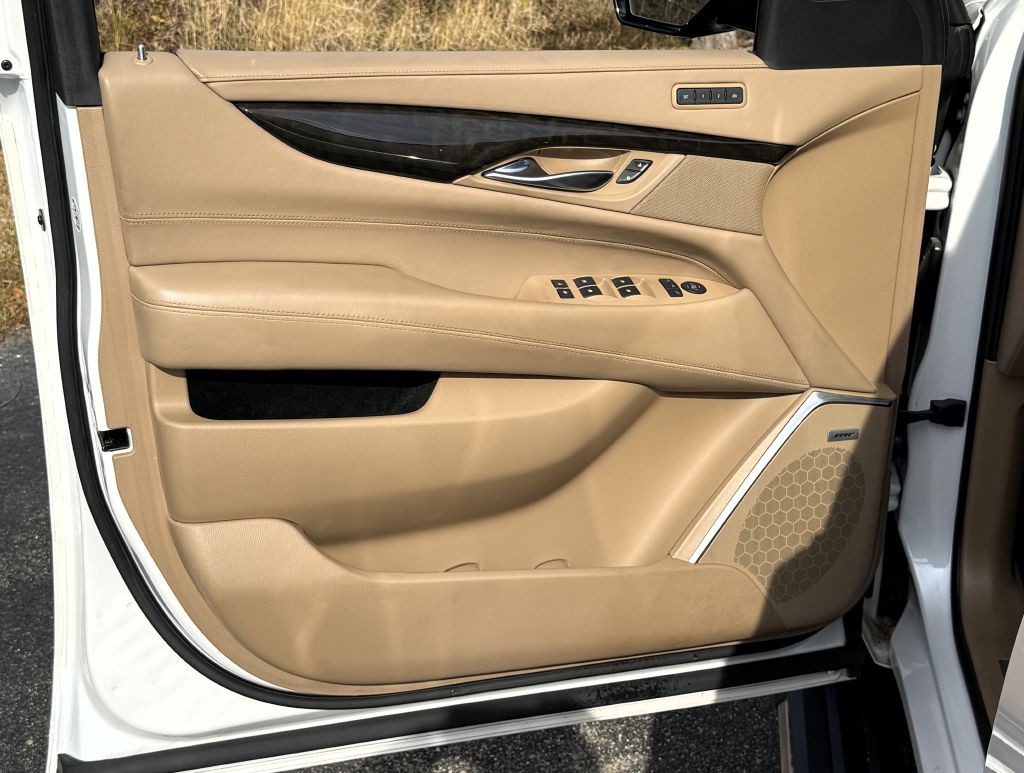 2019 Cadillac Escalade Image 26