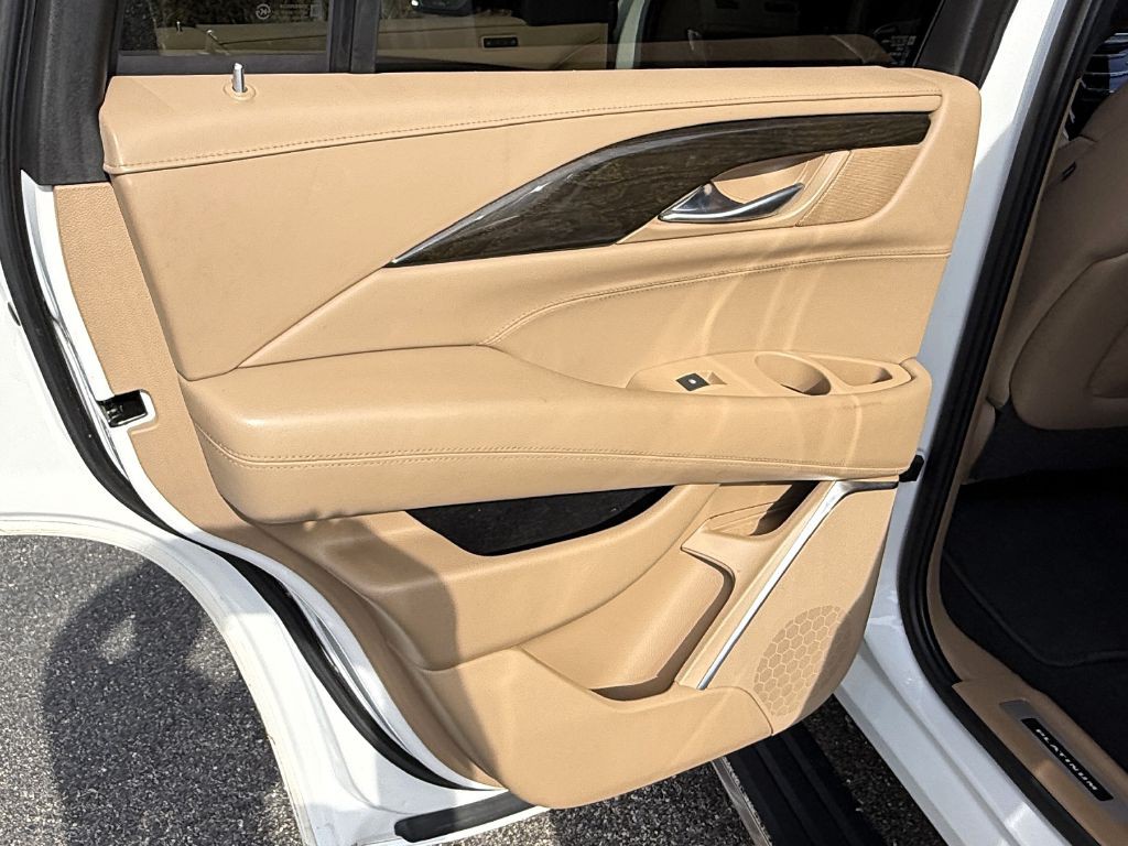 2019 Cadillac Escalade Image 27