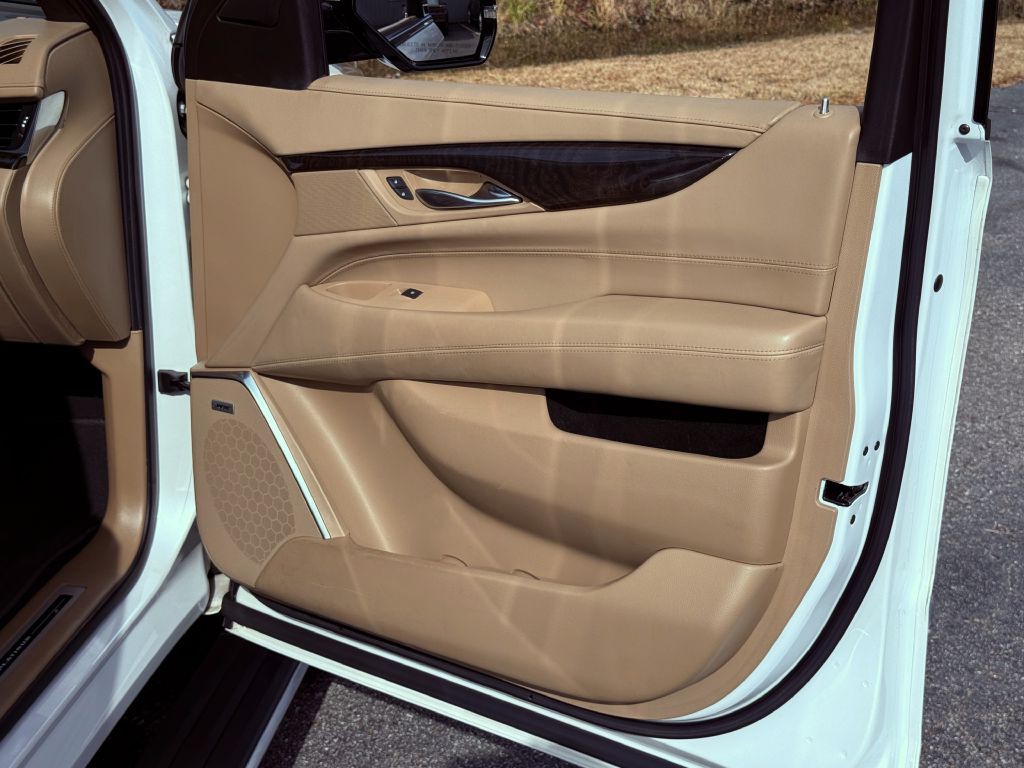 2019 Cadillac Escalade Image 28