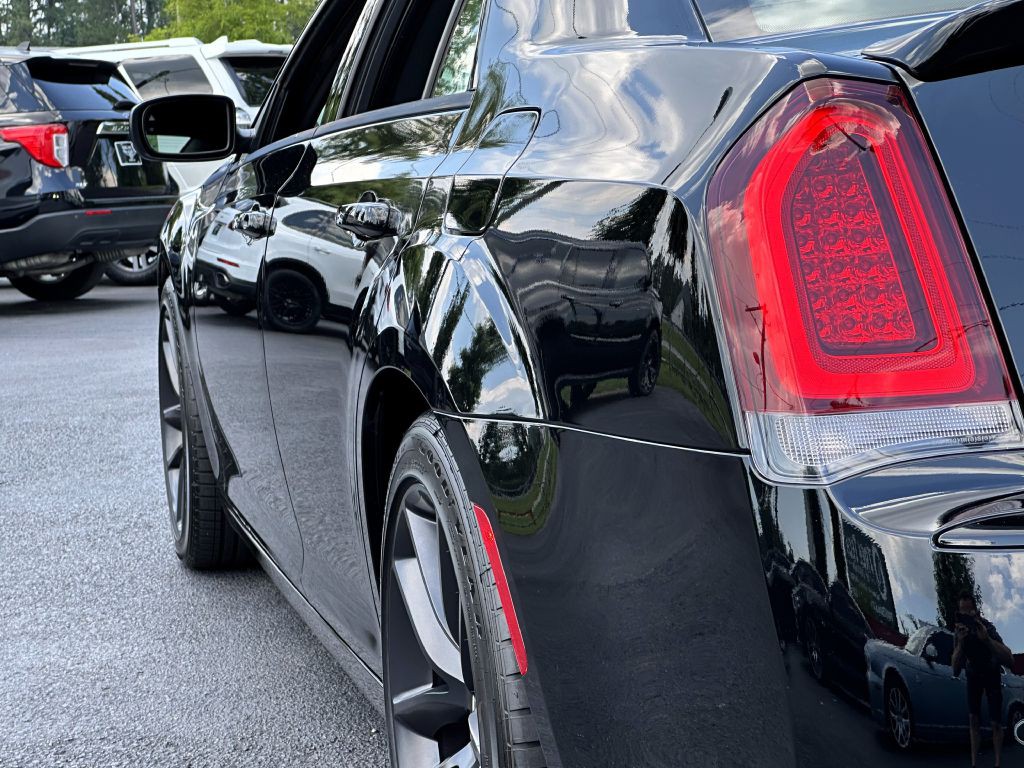 2023 Chrysler 300 Image 7