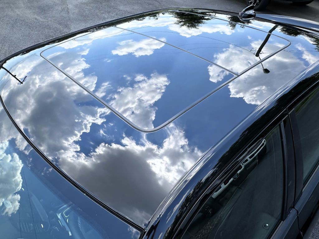 2023 Chrysler 300 Image 15