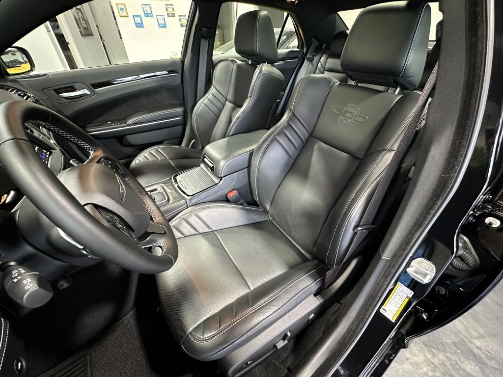 2023 Chrysler 300 Image 17