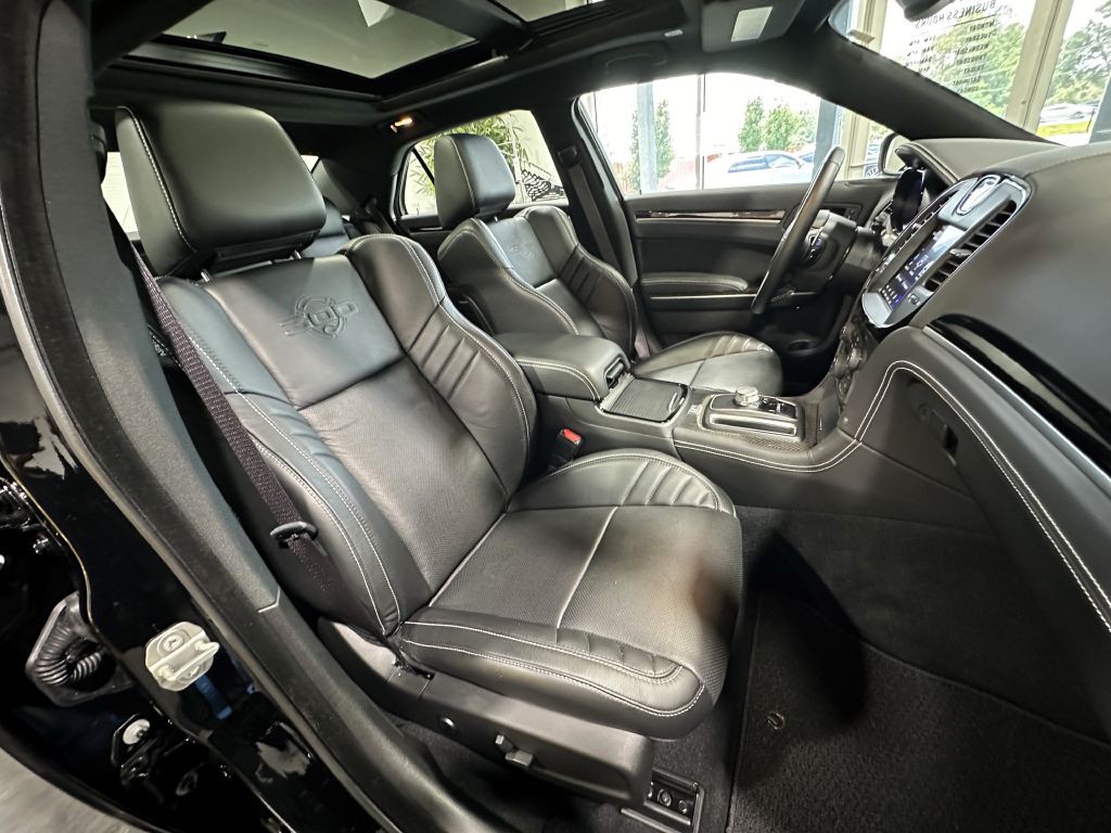 2023 Chrysler 300 Image 19