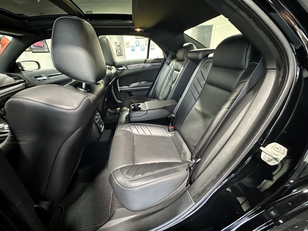 2023 Chrysler 300 Image 21