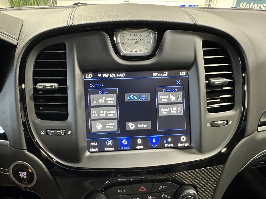 2023 Chrysler 300 Image 27