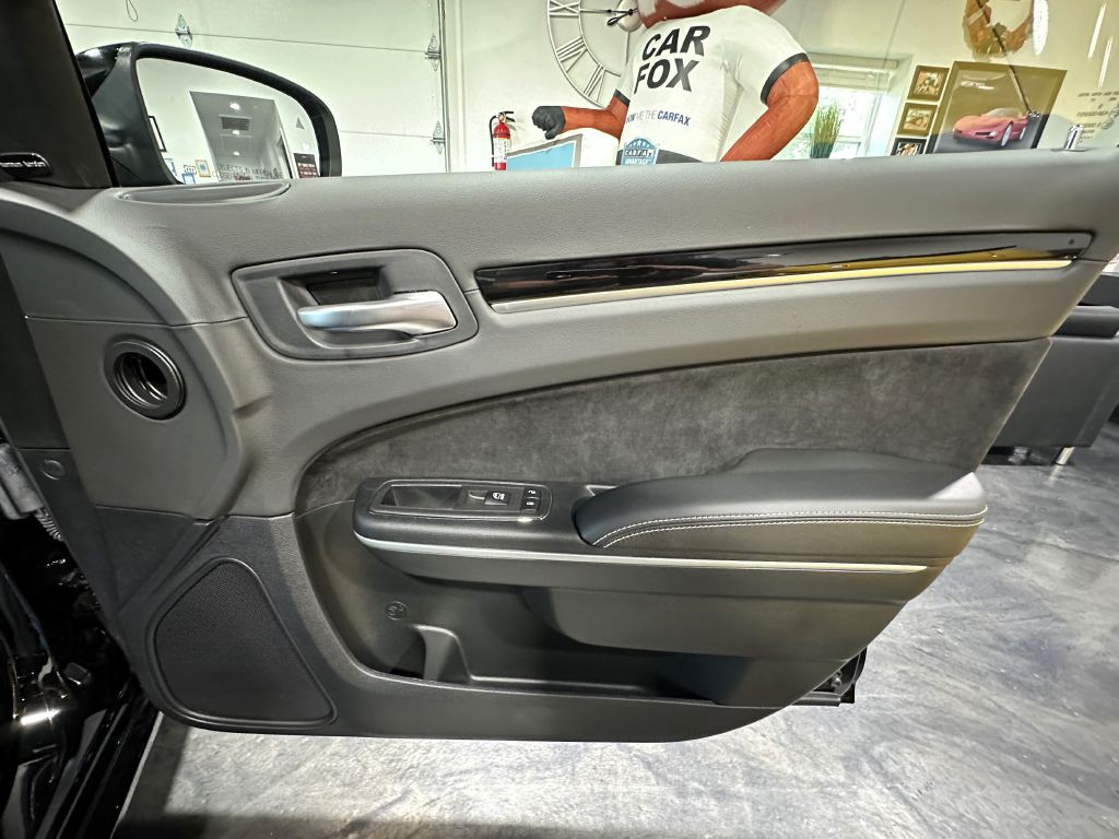 2023 Chrysler 300 Image 34