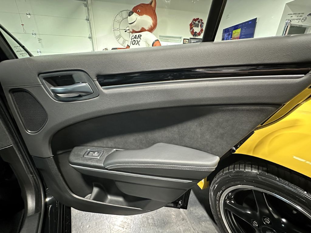 2023 Chrysler 300 Image 35