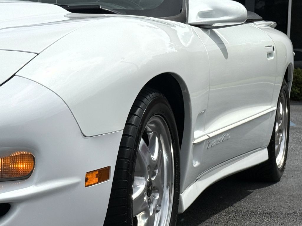 2002 Pontiac Firebird Image 4
