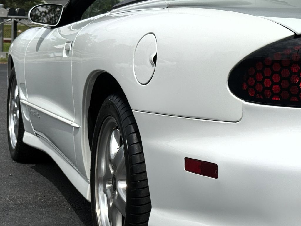 2002 Pontiac Firebird Image 7