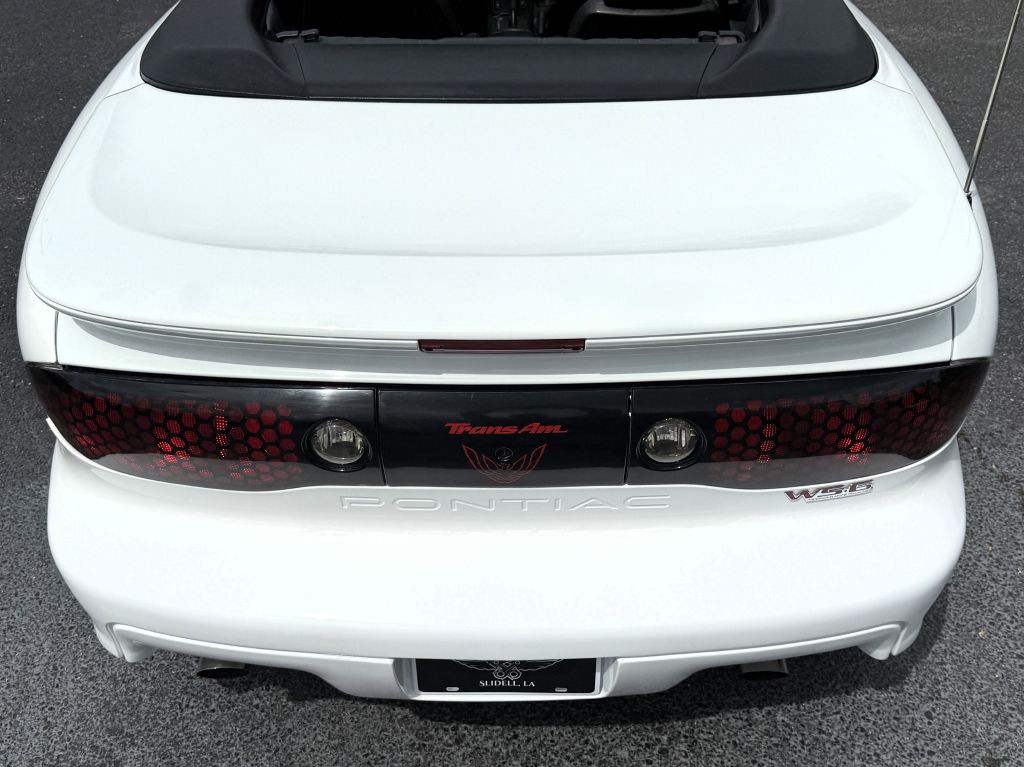 2002 Pontiac Firebird Image 15