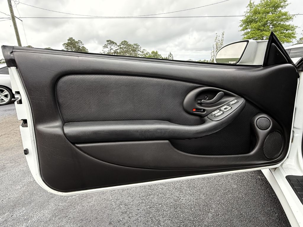 2002 Pontiac Firebird Image 22