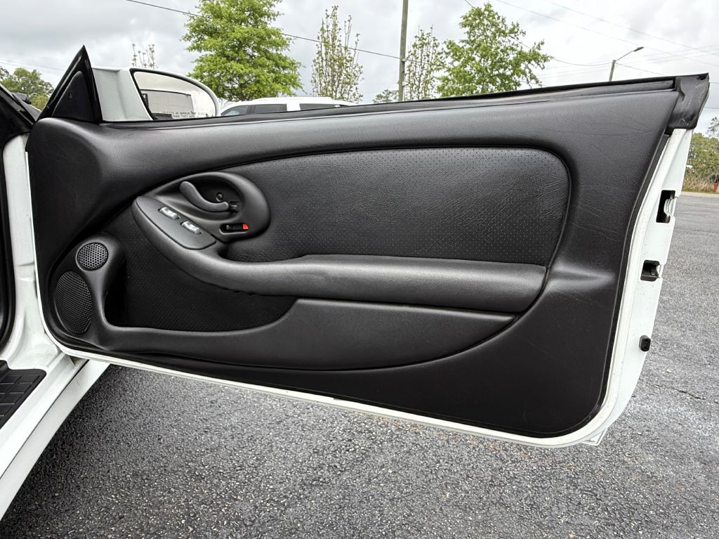 2002 Pontiac Firebird Image 23