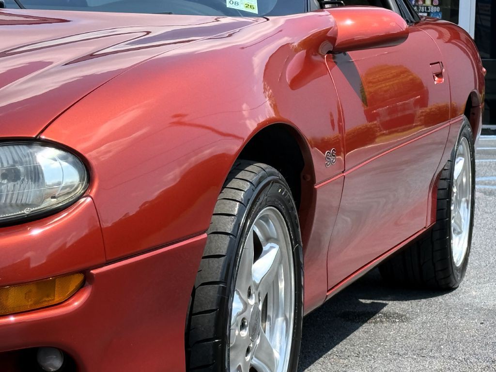 2002 Chevrolet Camaro Image 3