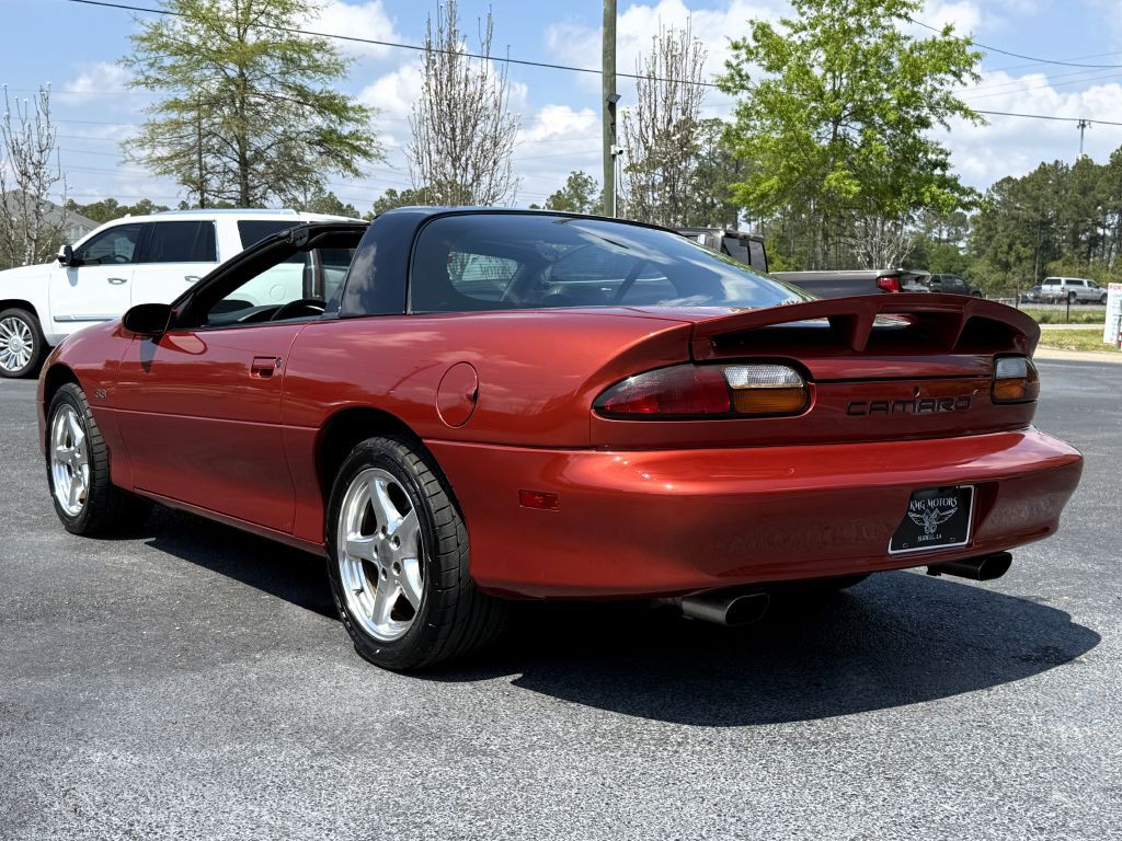 2002 Chevrolet Camaro Image 5