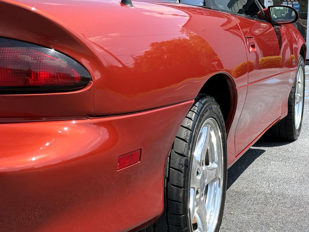 2002 Chevrolet Camaro Image 8