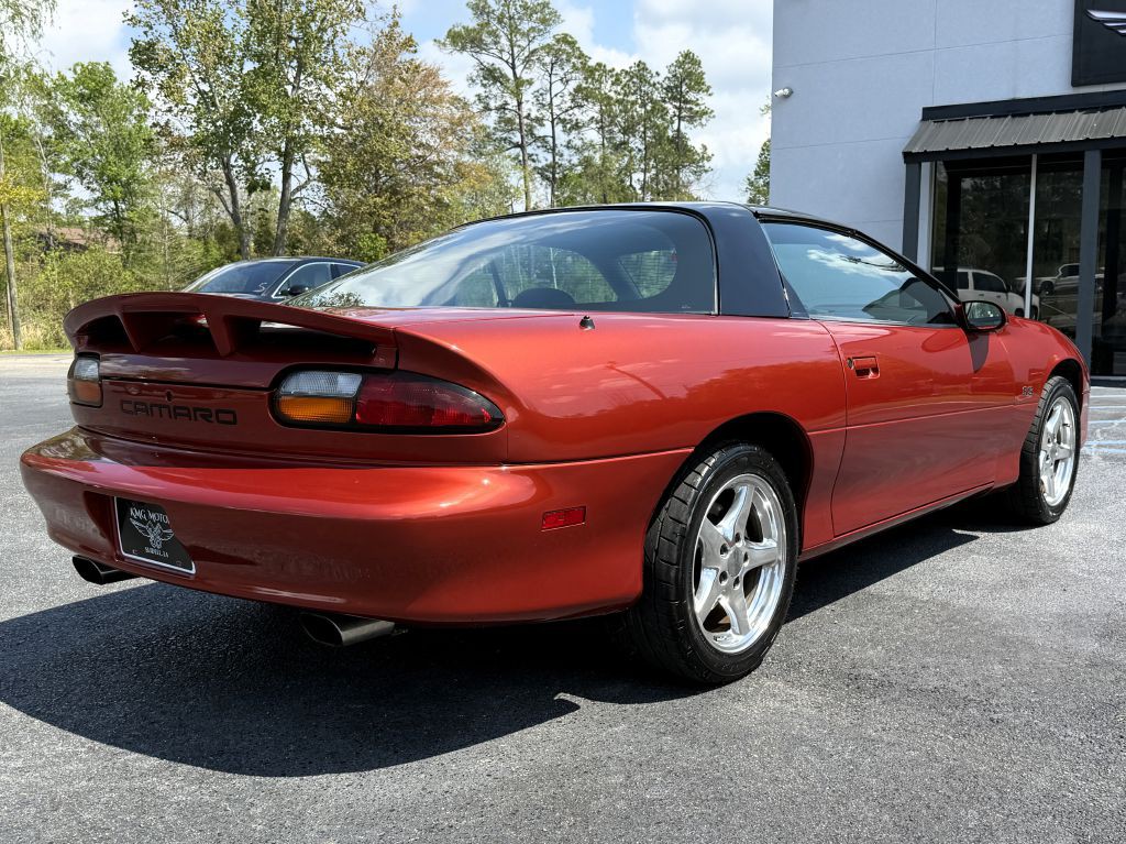 2002 Chevrolet Camaro Image 9