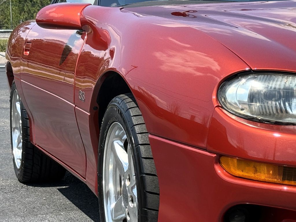 2002 Chevrolet Camaro Image 12