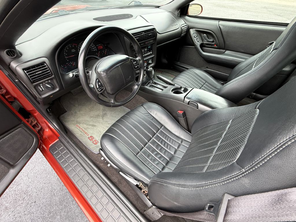 2002 Chevrolet Camaro Image 15