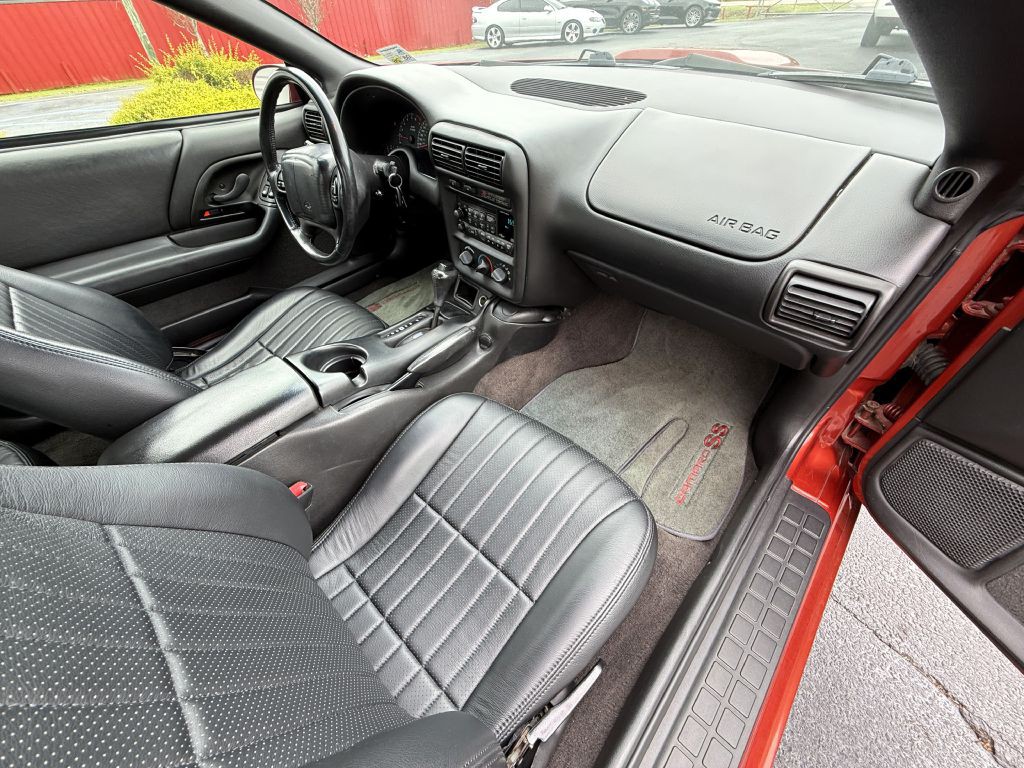 2002 Chevrolet Camaro Image 17