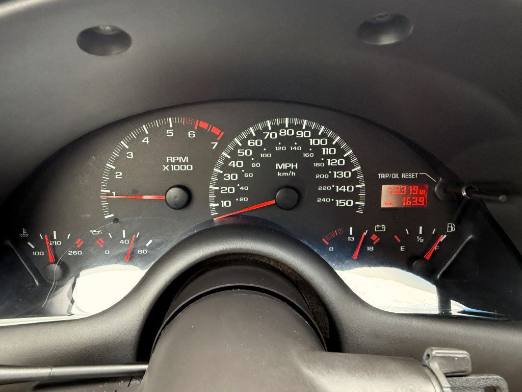 2002 Chevrolet Camaro Image 20