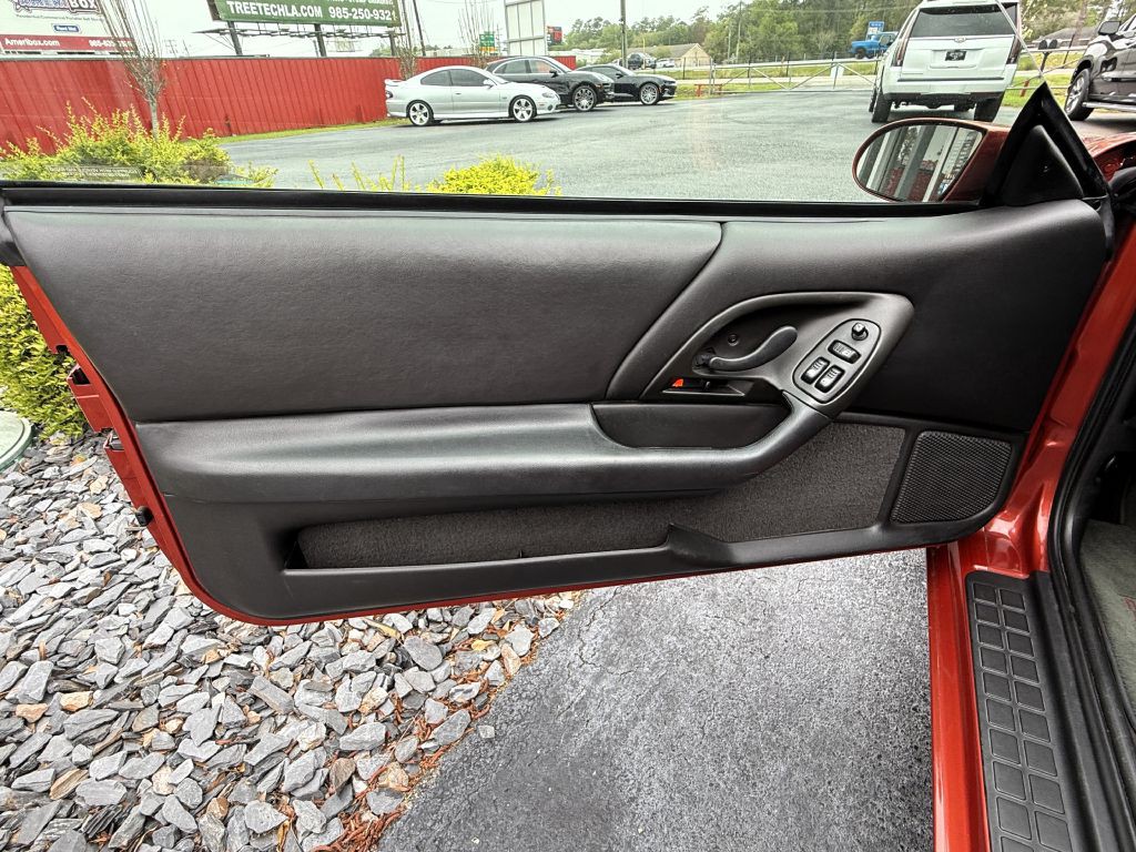 2002 Chevrolet Camaro Image 22