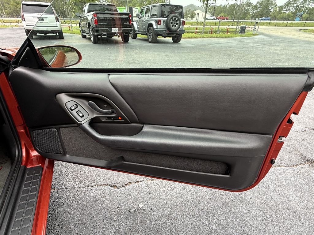 2002 Chevrolet Camaro Image 23