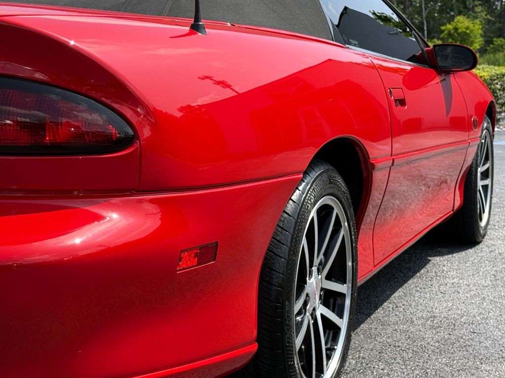 2002 Chevrolet Camaro Image 8
