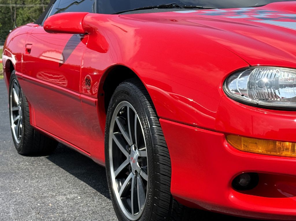 2002 Chevrolet Camaro Image 12