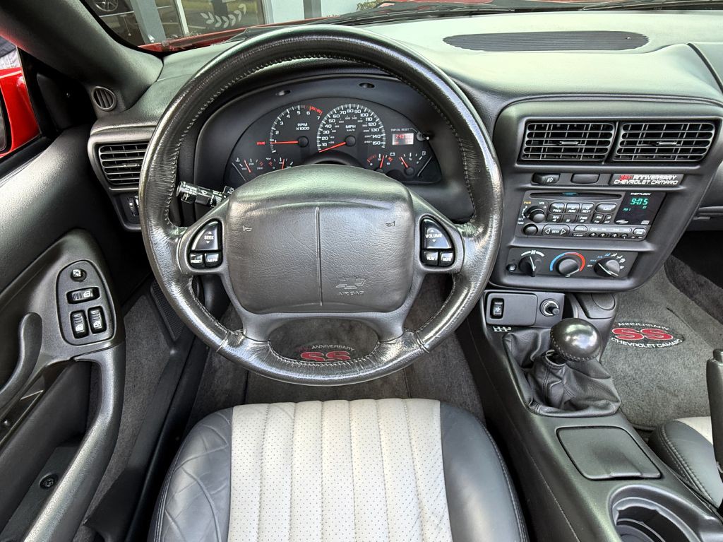 2002 Chevrolet Camaro Image 23