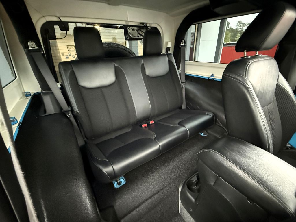 2017 Jeep Wrangler Image 18