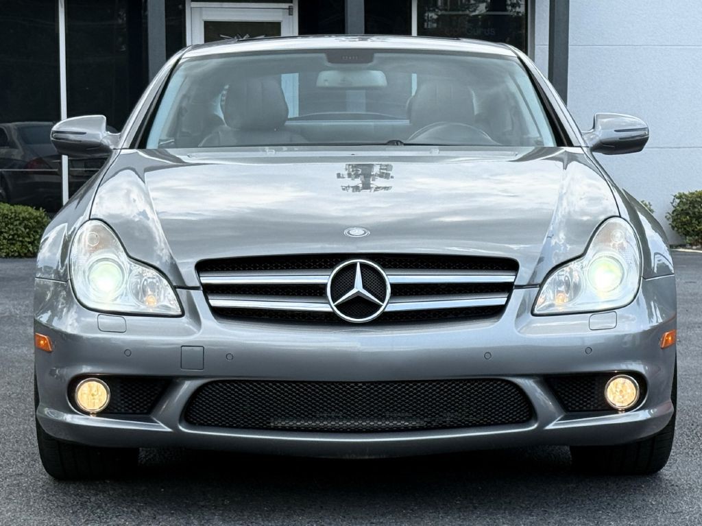 2011 Mercedes-Benz CLS-Class Image 2