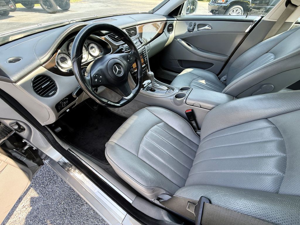 2011 Mercedes-Benz CLS-Class Image 15